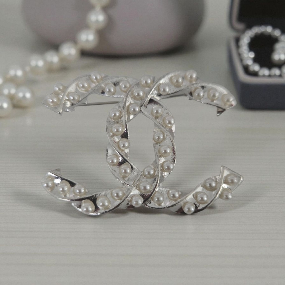 🔥Lux Brooch🔥